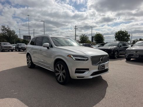Certified 2024 Volvo XC90 T8 Plus w/ Protection Package Premier AWD/4WD image 7