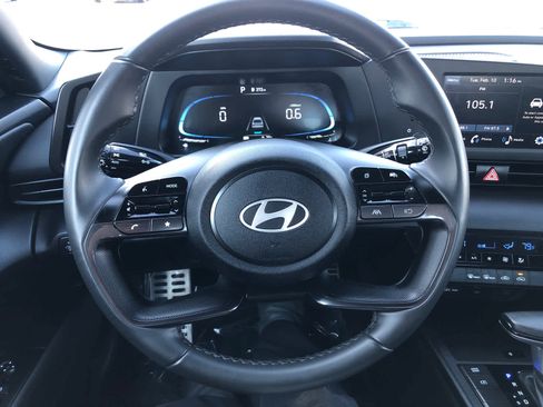 Certified 2025 Hyundai Elantra Sport image 8