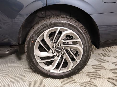 New 2026 Lincoln Navigator Premiere AWD/4WD image 19