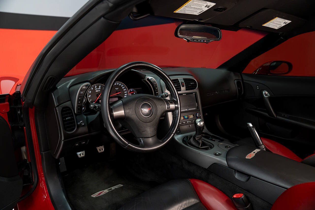 Used 2007 Chevrolet Corvette Z06 w/ Preferred Equipment Group RWD image 39