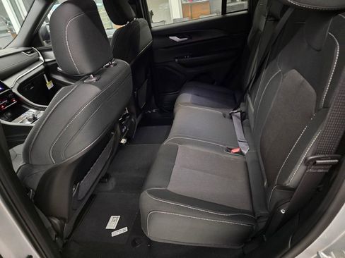 New 2025 Jeep Grand Cherokee Laredo w/ Luxury Tech Group I RWD image 28