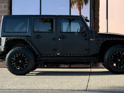 Used 2013 Jeep Wrangler Rubicon AWD/4WD image 15