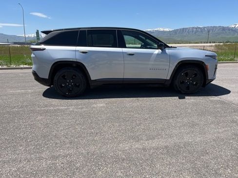 New 2025 Jeep Wagoneer S Launch Edition image 2