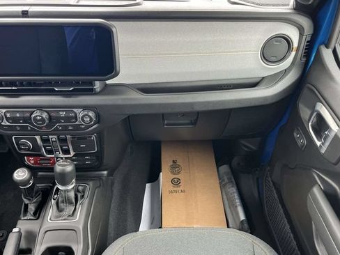 New 2026 Jeep Gladiator Sport AWD/4WD image 15
