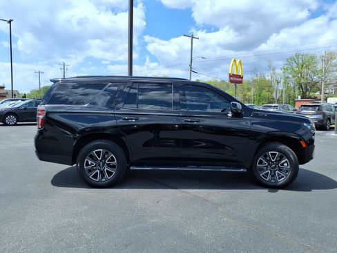 Used 2022 Chevrolet Tahoe Z71 w/ Luxury Package AWD/4WD image 5