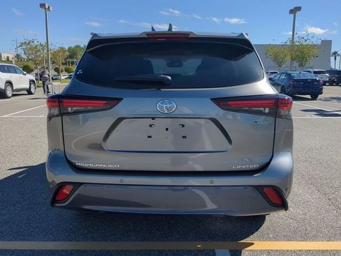 New 2026 Toyota Highlander Limited image 5