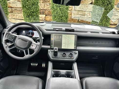 Used 2026 Land Rover Defender 110 OCTA AWD/4WD image 12