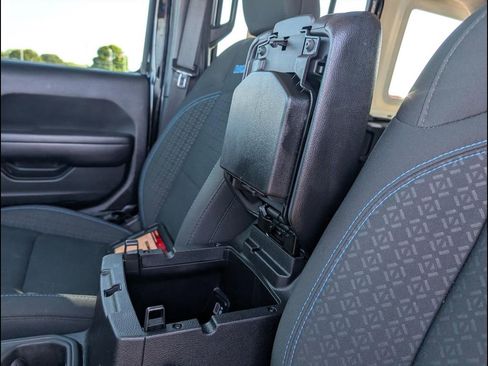 Used 2021 Jeep Wrangler Unlimited Sport image 18