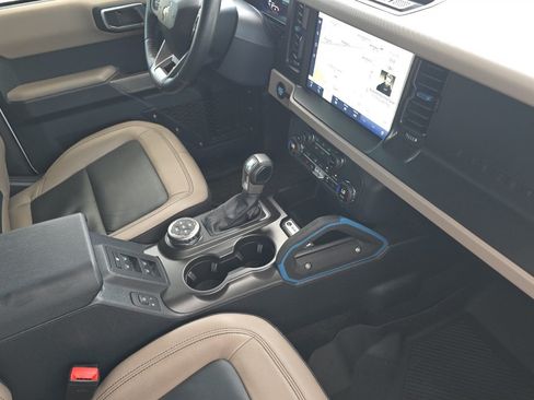 Used 2023 Ford Bronco Wildtrak AWD/4WD image 17