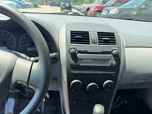 Used 2009 Toyota Corolla FWD image 12