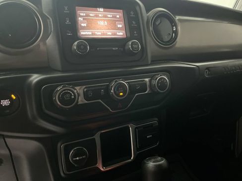 Used 2020 Jeep Wrangler Unlimited Sport AWD/4WD image 10