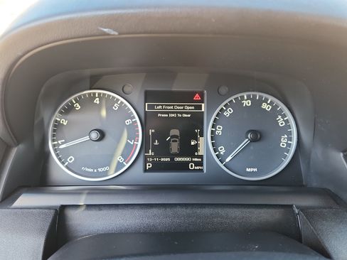 Used 2015 Land Rover LR4 image 22