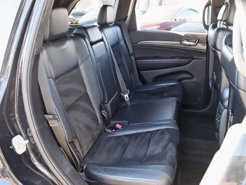 Used 2017 Jeep Grand Cherokee Altitude AWD/4WD image 31