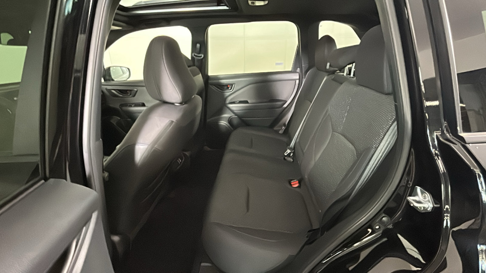 Used 2025 Subaru Forester Premium AWD/4WD image 32