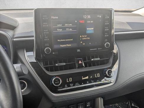 Used 2022 Toyota Corolla Cross XLE image 12