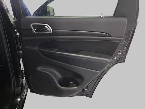 Used 2018 Jeep Grand Cherokee Altitude image 13