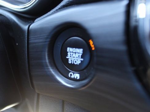 Used 2021 Jeep Grand Cherokee Laredo X image 14