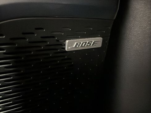 Used 2025 Chevrolet Traverse RS image 41