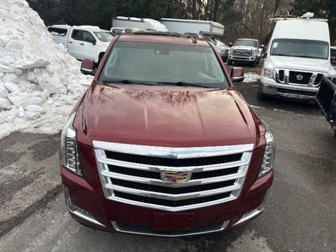 Used 2017 Cadillac Escalade Luxury image 9