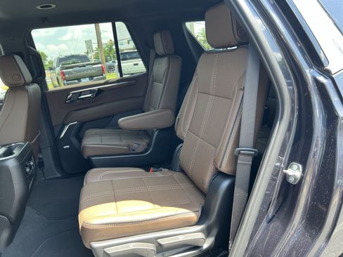 Used 2025 Chevrolet Tahoe High Country RWD image 24