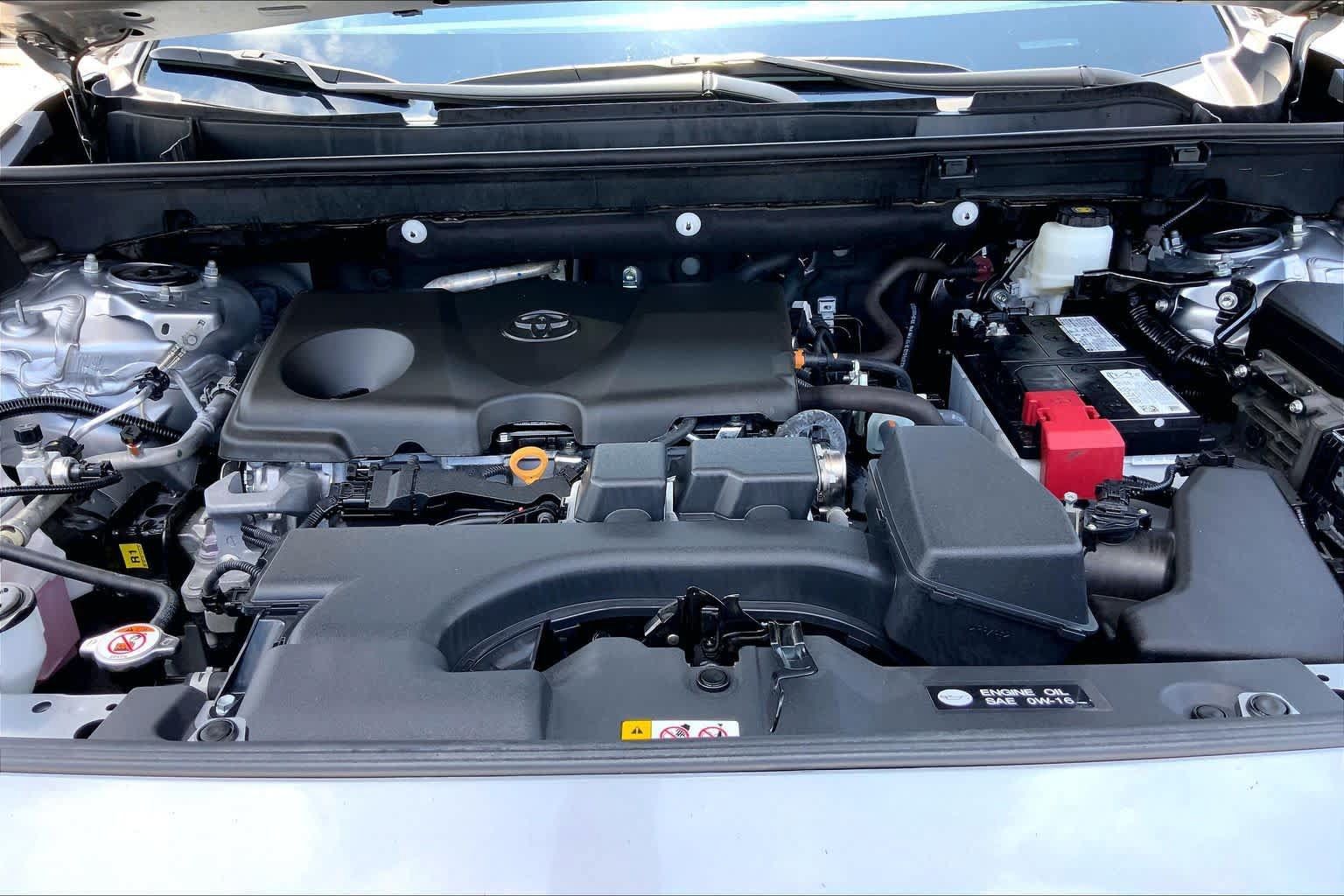 Used 2025 Toyota RAV4 XLE FWD image 32