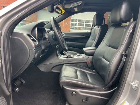 Used 2020 Jeep Grand Cherokee Limited image 13