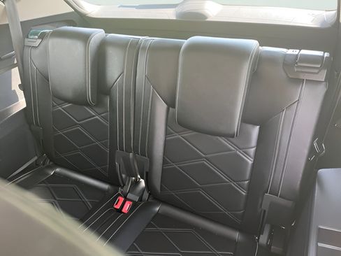 Used 2024 Volkswagen Atlas SE FWD image 31