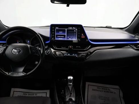 Used 2021 Toyota C-HR XLE FWD image 19