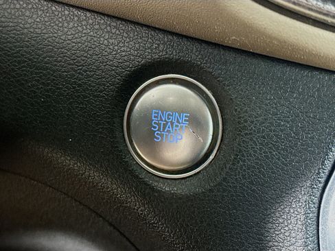 Used 2020 Hyundai Santa Fe Limited image 21