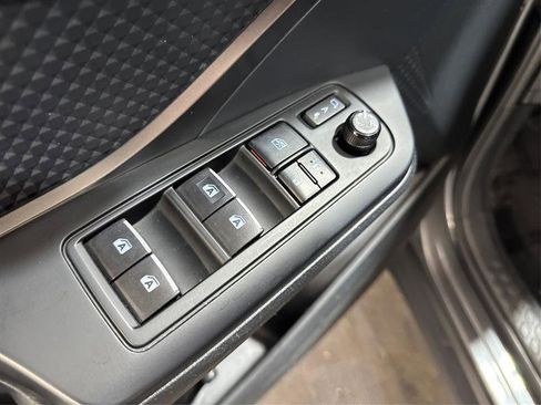 Used 2018 Toyota C-HR XLE FWD image 26