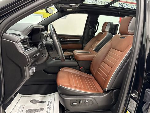 Used 2023 GMC Yukon Denali Ultimate image 24