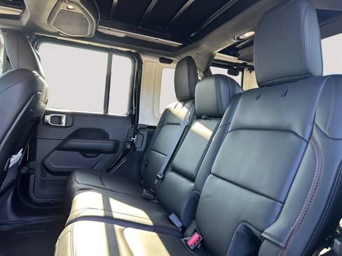 Used 2026 Jeep Wrangler Unlimited Rubicon AWD/4WD image 13