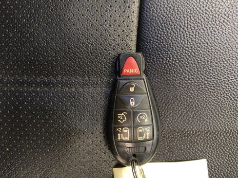 Used 2015 Dodge Grand Caravan R/T w/ Driver Convenience Group FWD image 32