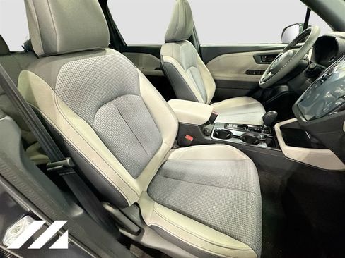 Used 2026 Subaru Forester Premium AWD/4WD image 29