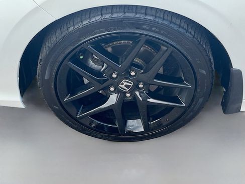 Used 2025 Honda Civic Sport image 29