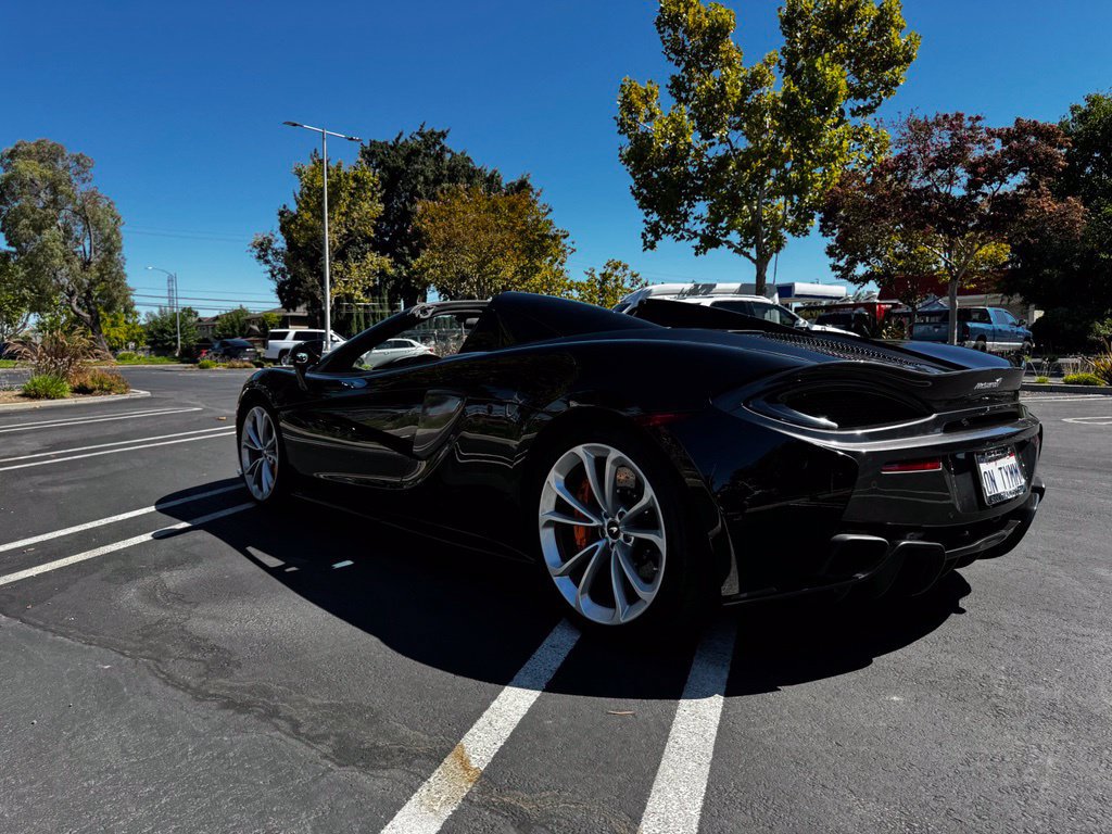 Used 2019 McLaren 570S Spider RWD image 21