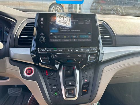 Used 2018 Honda Odyssey EX-L image 17