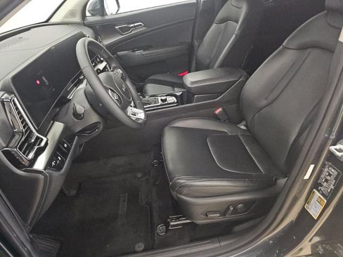 Used 2024 Kia Sportage EX AWD/4WD image 4