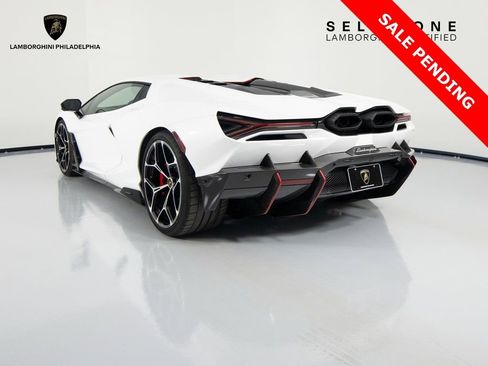 Used 2024 Lamborghini Revuelto image 7
