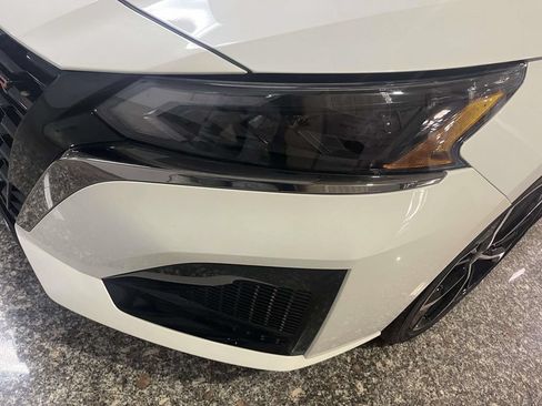 Used 2024 Nissan Altima 2.5 SR FWD image 9