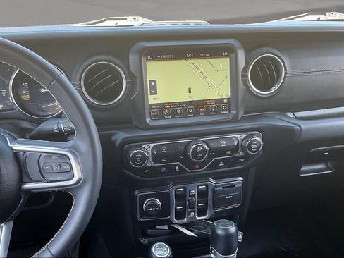 Used 2023 Jeep Wrangler Unlimited Sahara AWD/4WD image 9