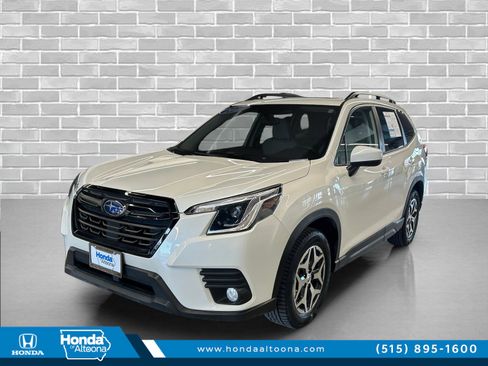 Used 2022 Subaru Forester Premium image 1