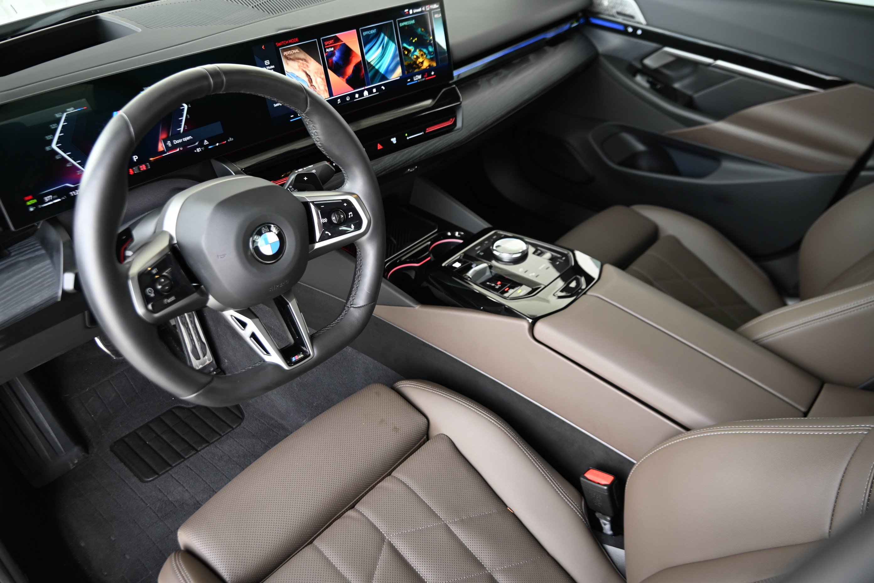 Used 2026 BMW 530i xDrive w/ M Sport Package AWD/4WD image 13