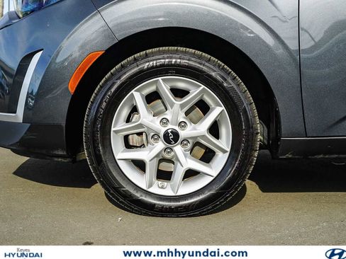 Used 2023 Kia Soul LX w/ Option Group 015 FWD image 9
