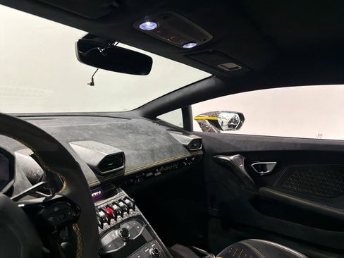Used 2018 Lamborghini Huracan AWD/4WD image 26