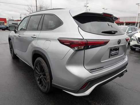 Used 2024 Toyota Highlander XSE image 5