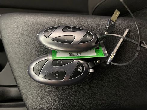 Certified 2025 Hyundai Elantra Sport image 26