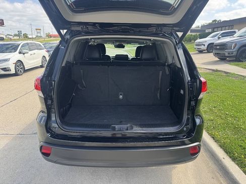 Used 2018 Toyota Highlander XLE AWD/4WD image 10