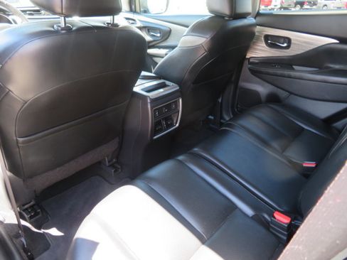 Used 2018 Nissan Murano SL w/ Moonroof Package image 14