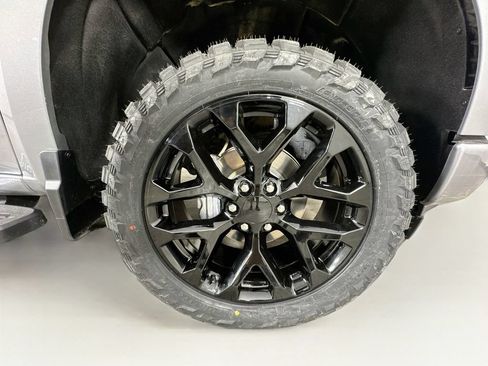 Used 2023 Chevrolet Silverado 1500 Custom RWD image 32